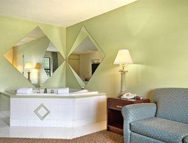 Quality Inn بريستول الغرفة الصورة